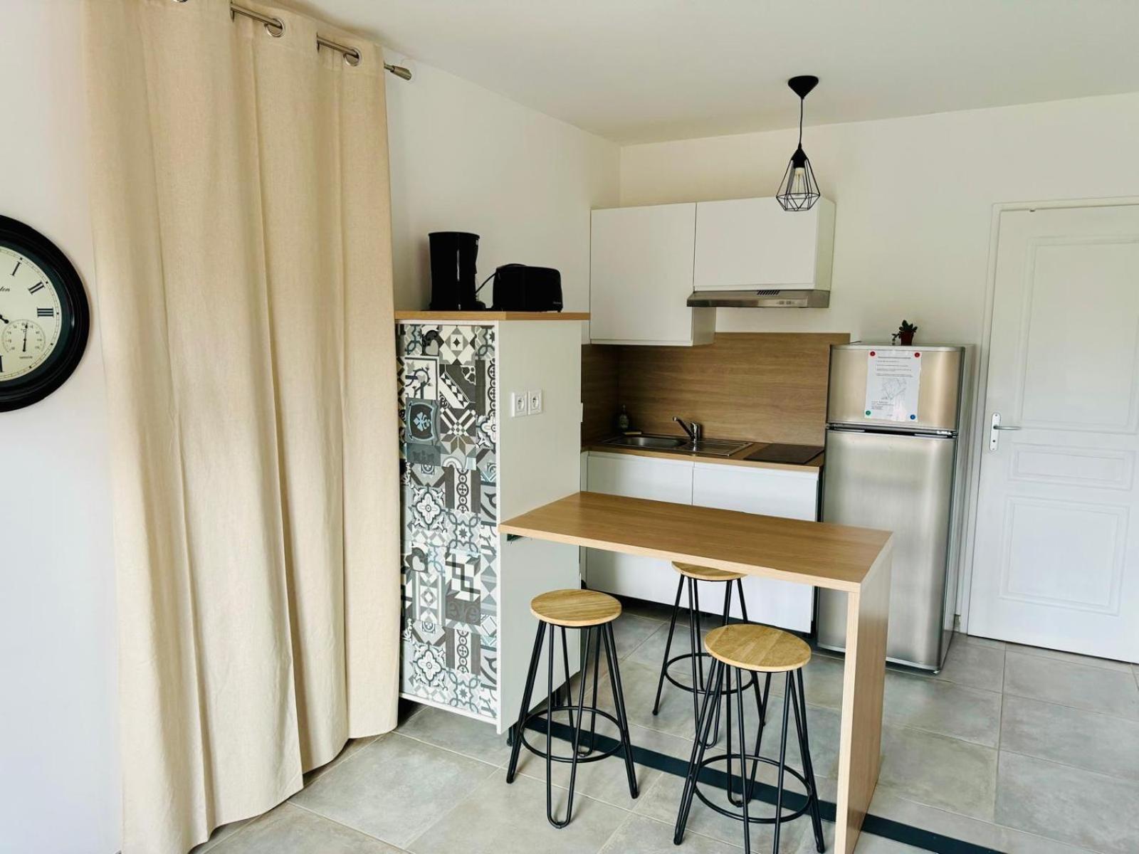 Studio Avec Exterieur Ombrage Saint-Marcel-Les-Valence Exterior photo